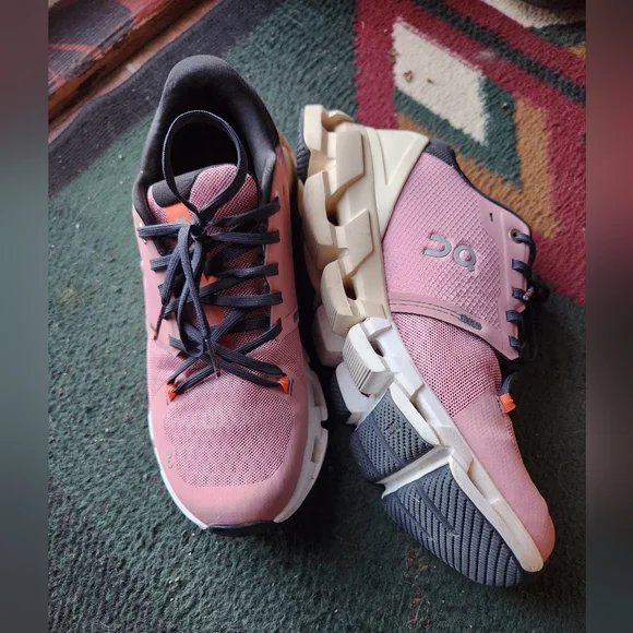 On Running Women's Athletic Shoes in Pink and Black - Picture 4 of 9